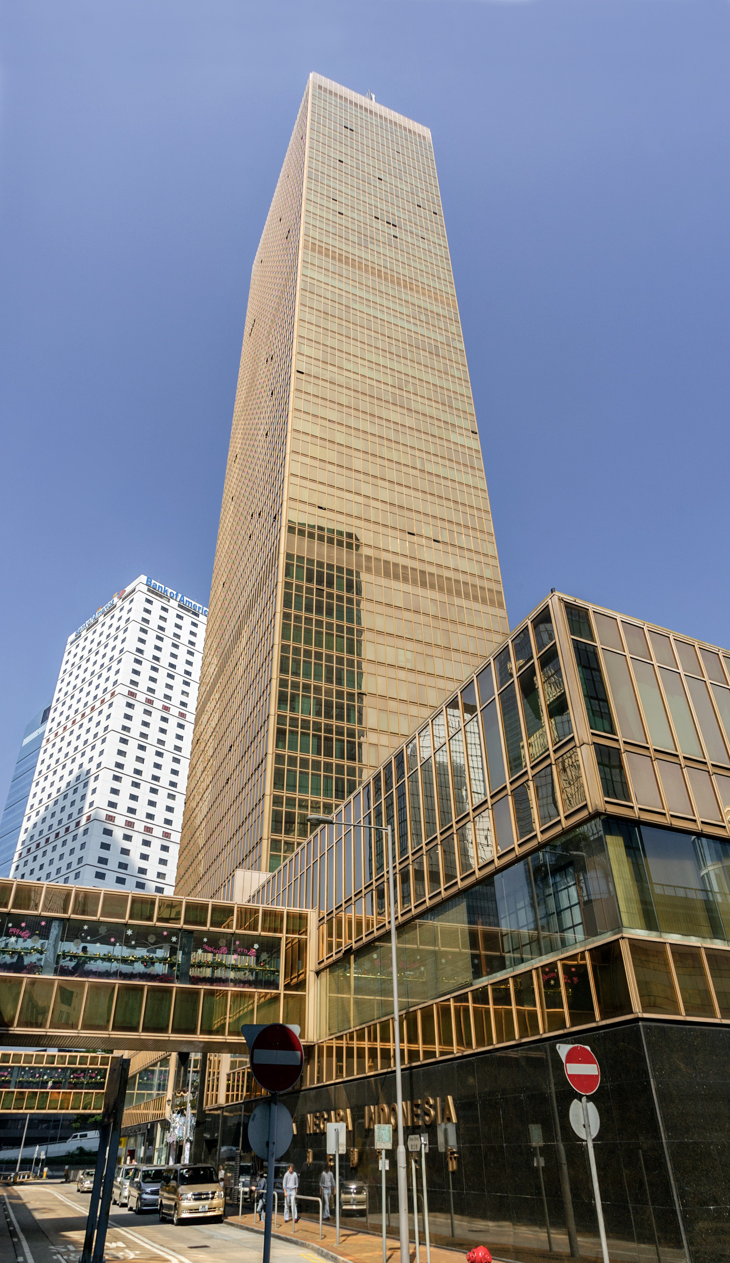 Far East Finance Centre, Hong Kong - View from the southeast. © Mathias Beinling